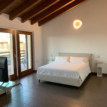 Bes Residence Bergamo Polaresco ภายนอก รูปภาพ