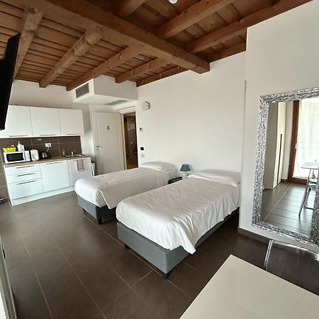 Bes Residence Bergamo Polaresco ภายนอก รูปภาพ