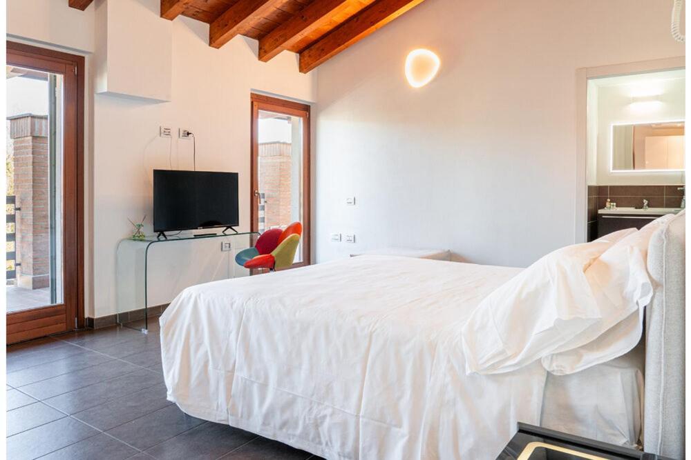 Bes Residence Bergamo Polaresco ภายนอก รูปภาพ