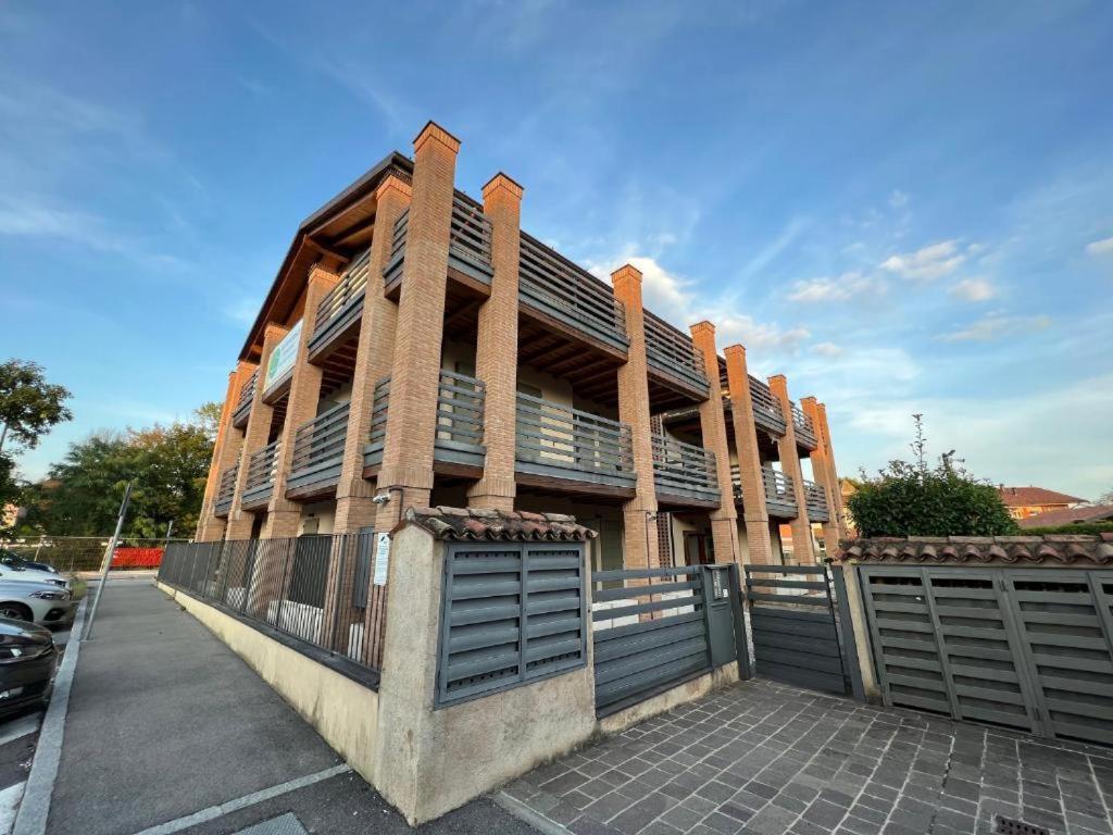 Bes Residence Bergamo Polaresco ภายนอก รูปภาพ